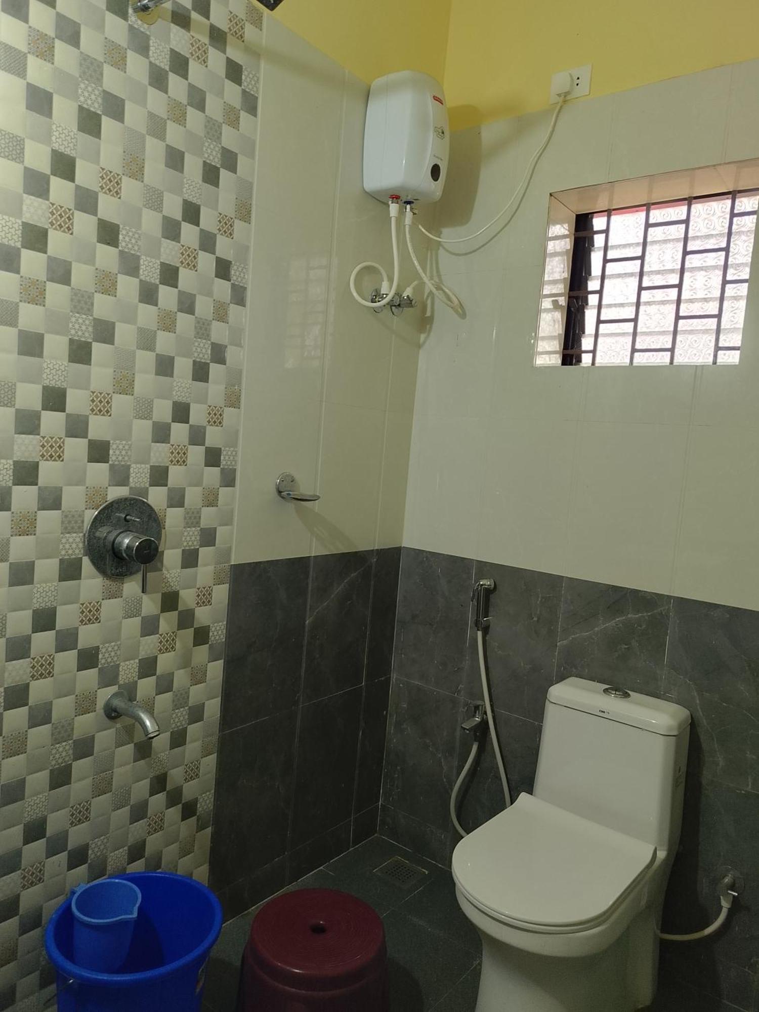 One Love Guest House Morjim Exterior photo